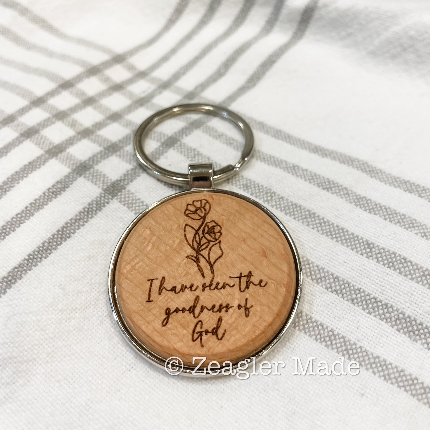 Round wood / metal keychain
