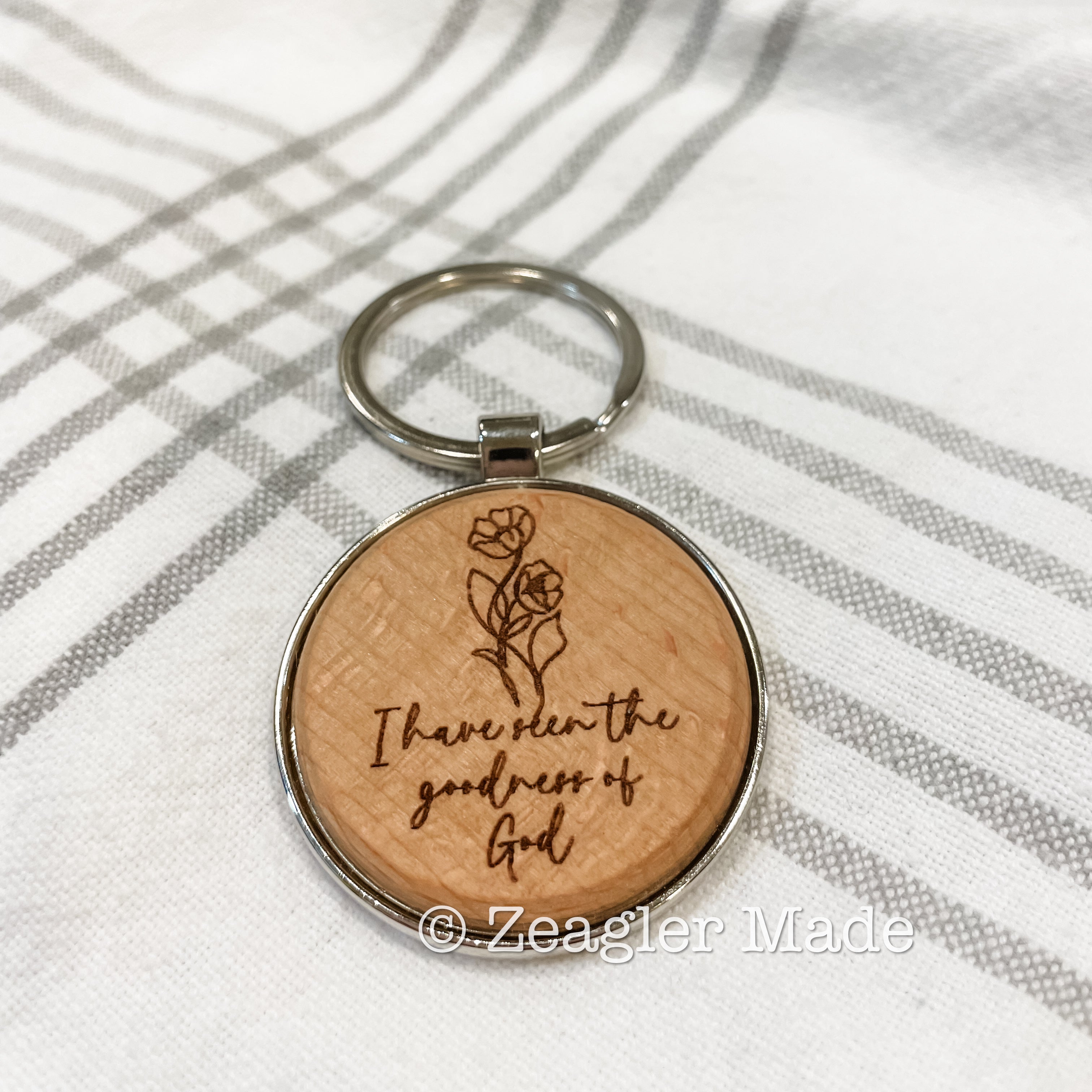 Round wood / metal keychain