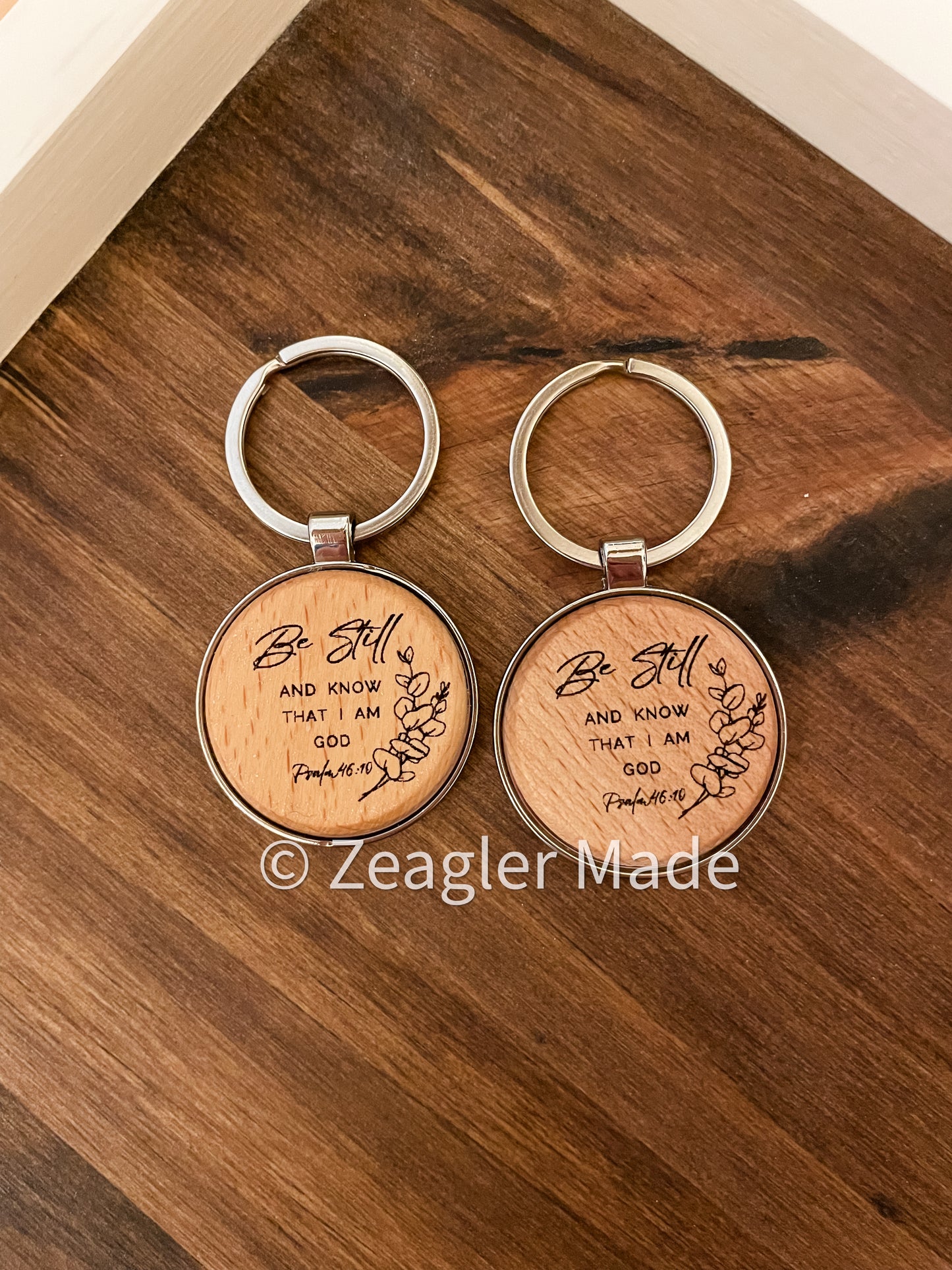 Round wood / metal keychain