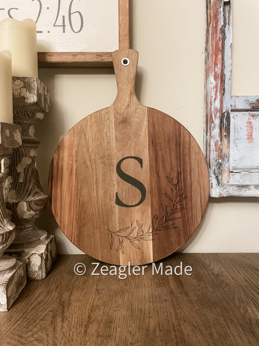 Cutting/Serving board (round) with custom engraving